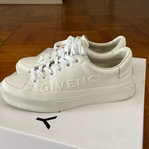 Givenchy city sneaker $650 //Size 7